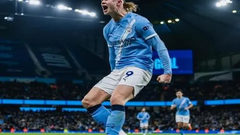 埃弗顿新球场建设工地事故致26岁工人遇难，工程暂停