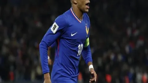 皇马迎战国家德比：前60分钟力抗巴萨猛攻，持久战策略寻求制胜